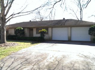 1009 N Main St, Sweeny, TX 77480