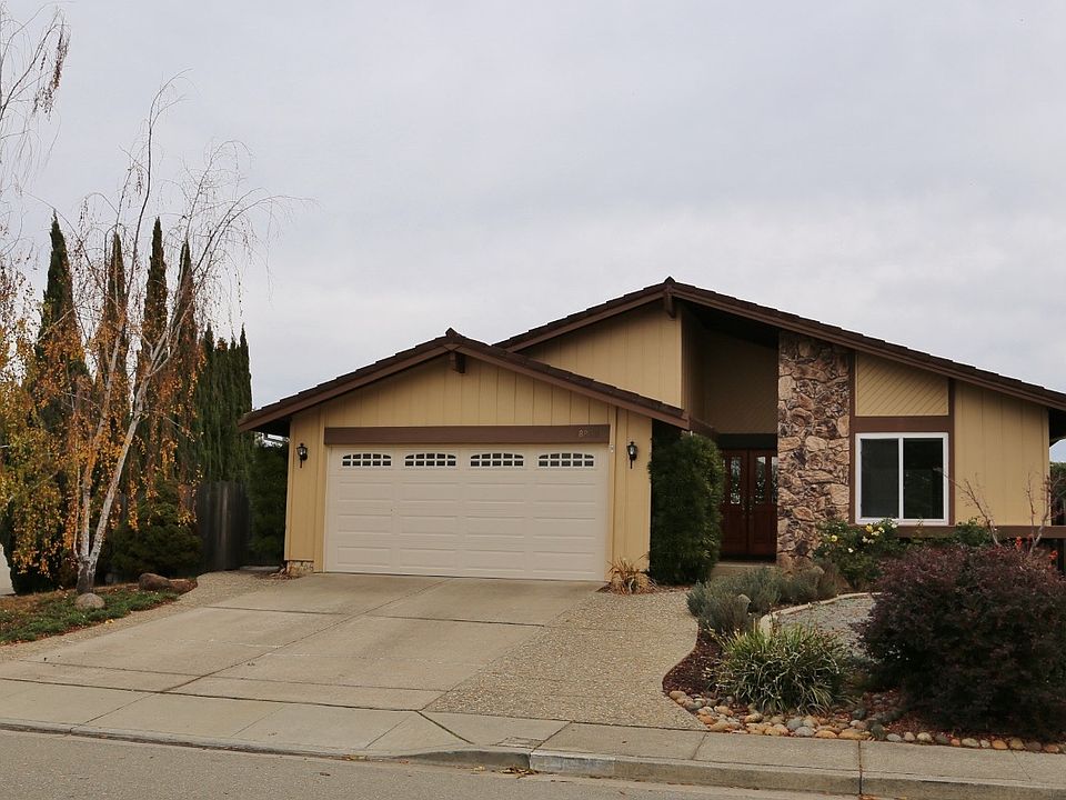 18800 W Cavendish Drive