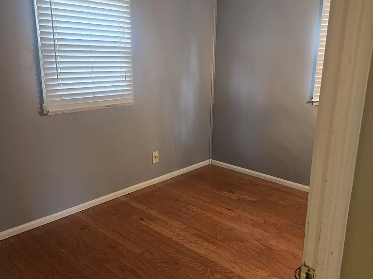 1368 Kraft St — Photo 8