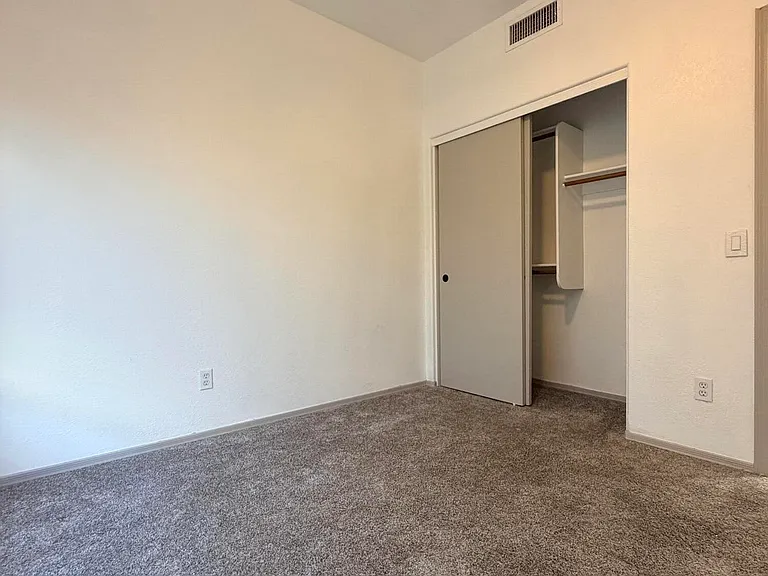 5215 W Tonopah Dr — Photo 18