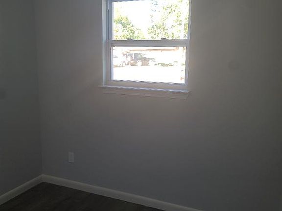 5th image of 4985 Catalina Cir