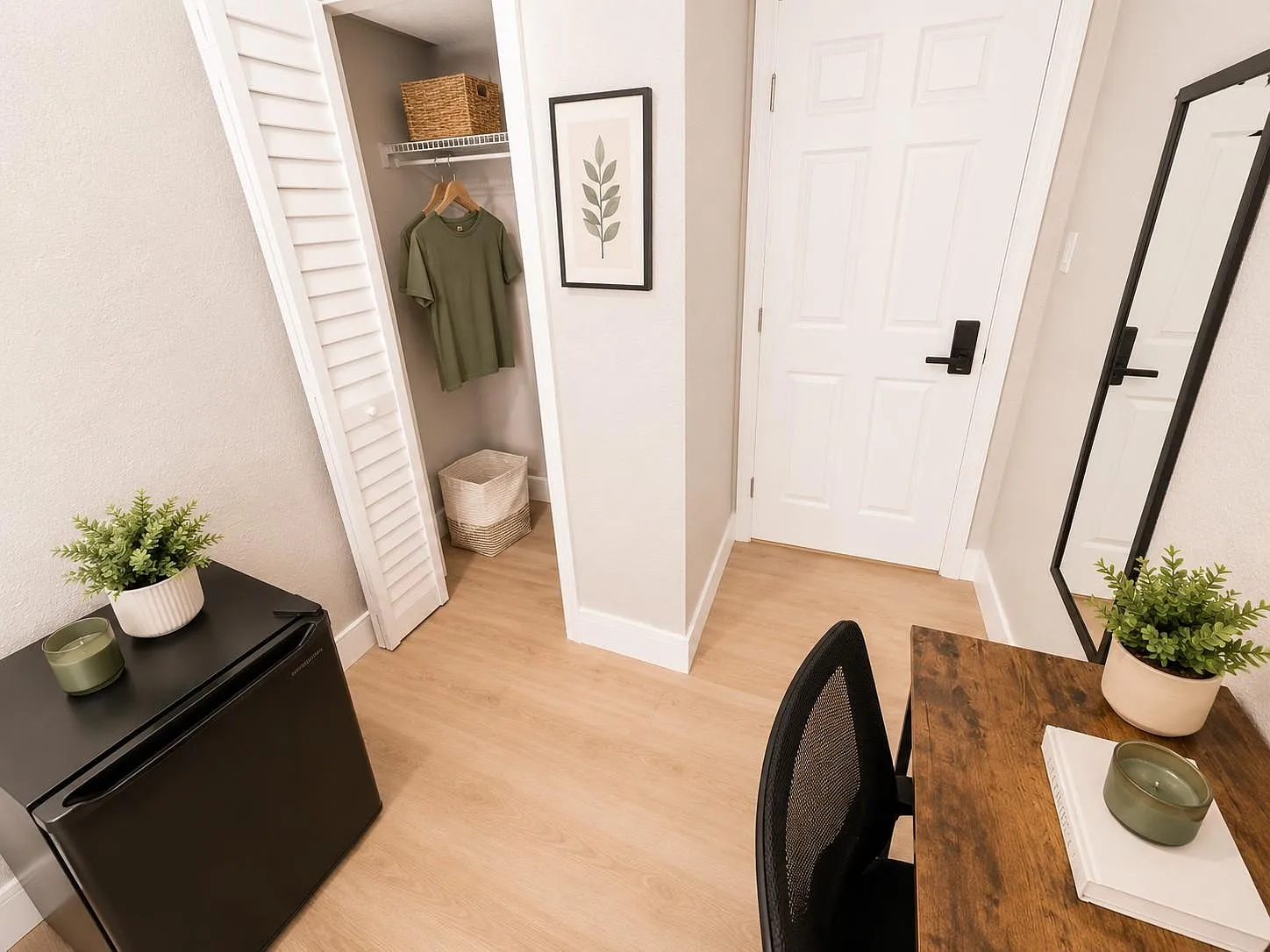 4 bed, 3.0 bath, 2206 sqft, $862 — Photo 2