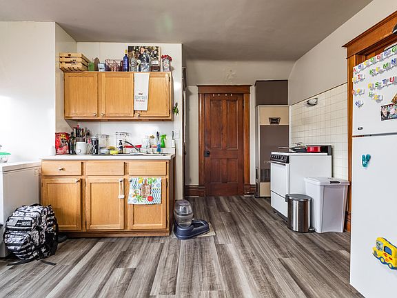 5th image of 1011 West Ave S -