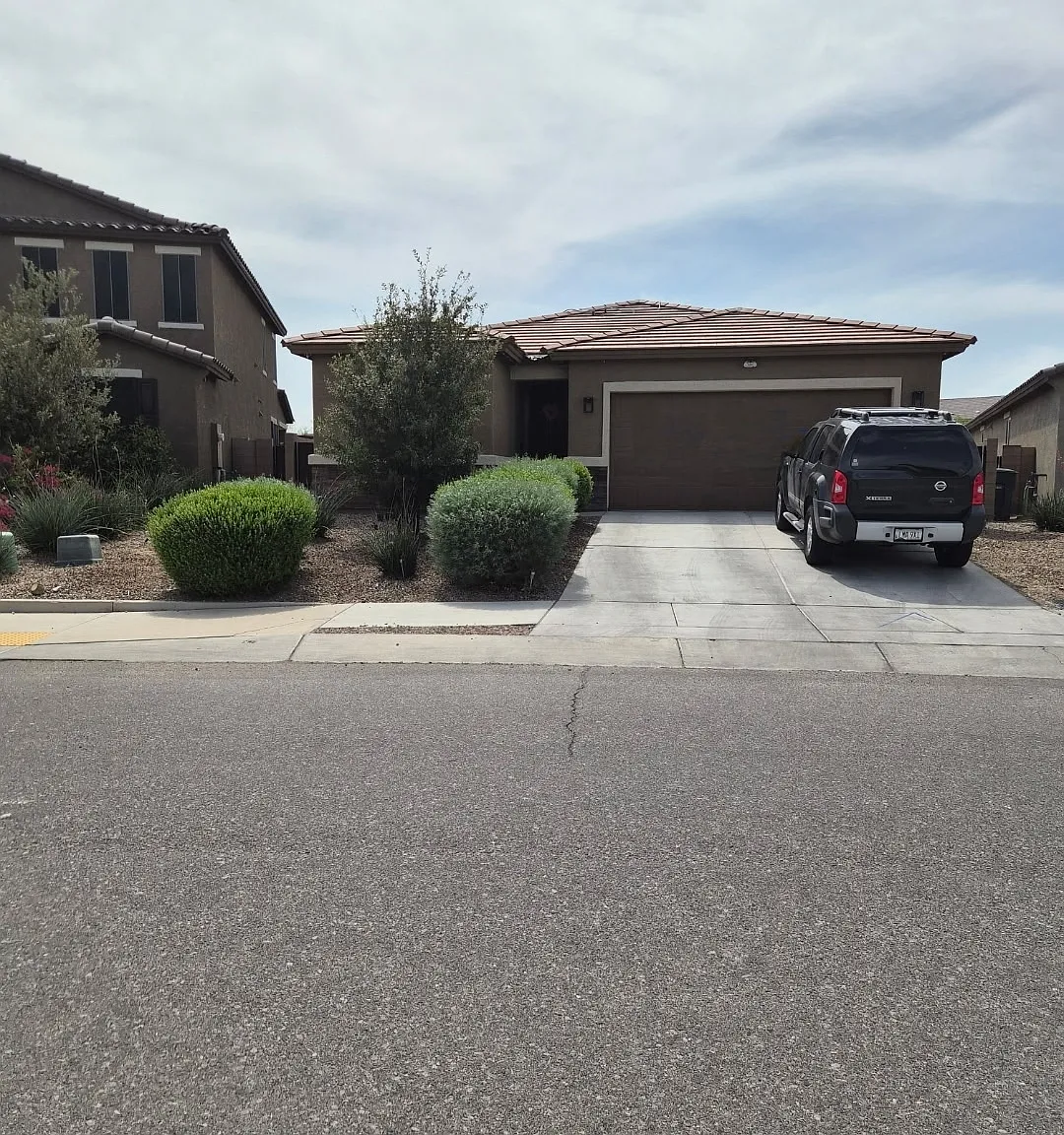 4 bed, 1727 sqft, $2,275 — Photo 1