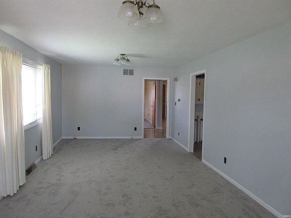 3rd image of 515 W High St