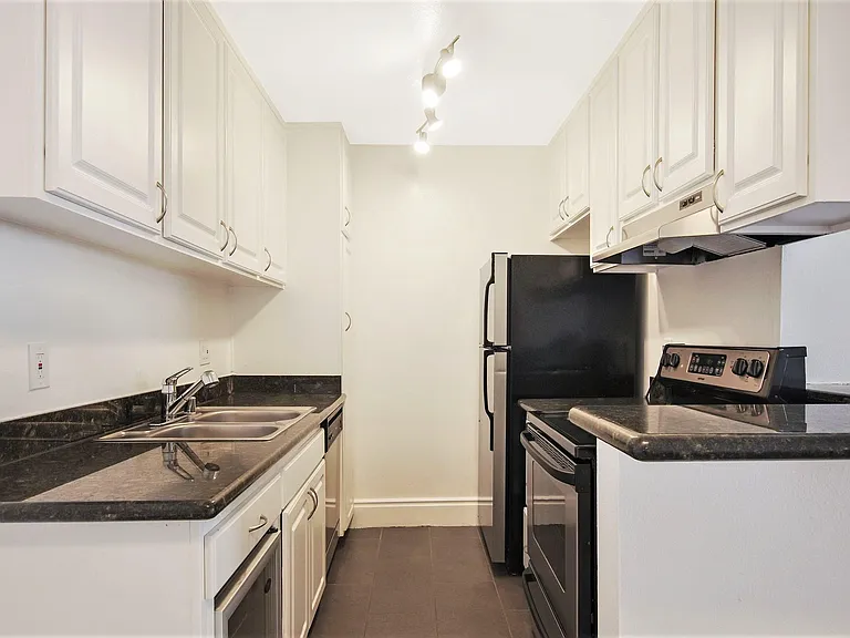 The Lennox — Photo 2