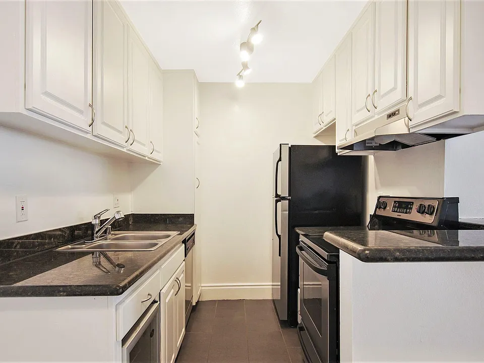 1 Bed + 1 Bath