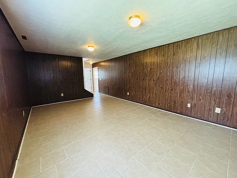 306 Woodbine Dr — Photo 9