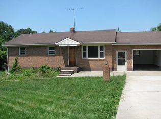 1628 Country Club Rd, Hurt, VA 24563