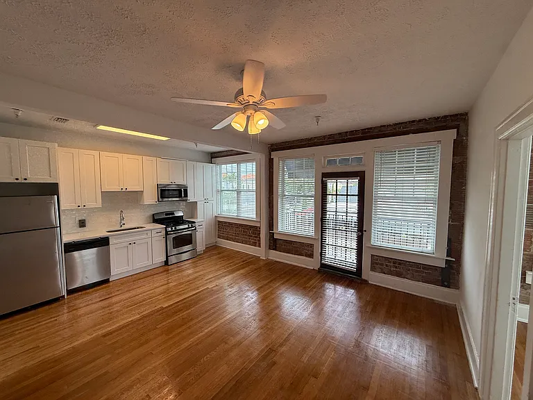 809 W Platt St #7 — Photo 3