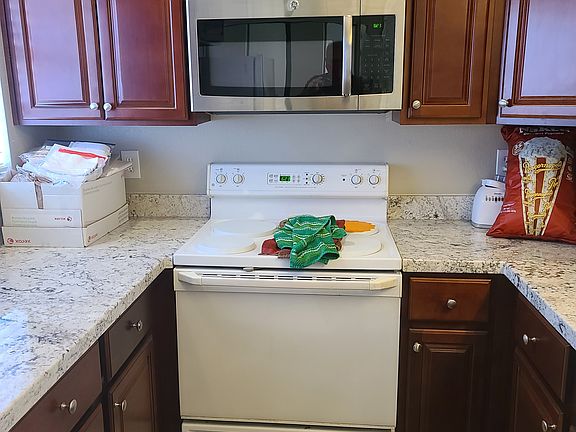4th image of 1725 E Stephens Dr