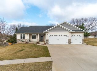 404 Russell Dr S, Holmen, WI 54636