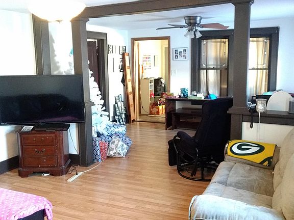 2nd image of 922 Caledonia St #924