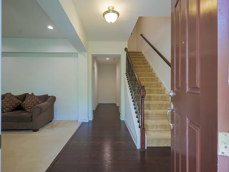411 Alamosa Pl — Photo 9