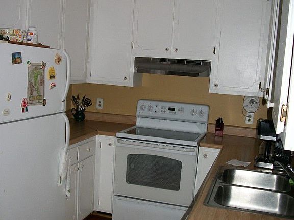 Kitchen w/new appliances