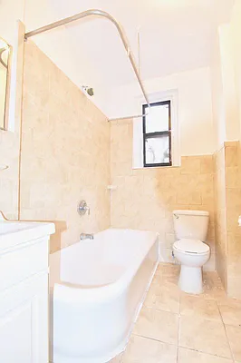 Rented by Bohemia Realty Group | media 7