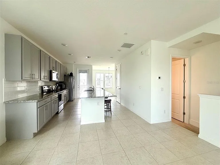 8618 Warburg Aly — Photo 6