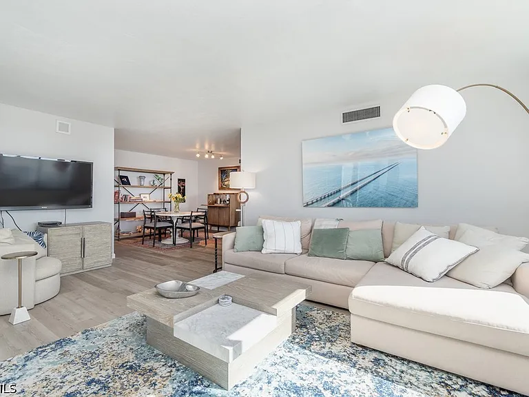 2810 Estero Blvd #511 — Photo 5