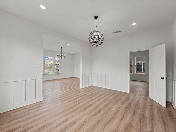 4th image of 1504 Proctor Ave