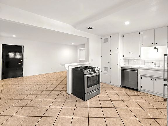 4th image of 440 Por La Mar Dr #5
