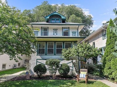 327 N Taylor Ave, Oak Park, IL, 60302