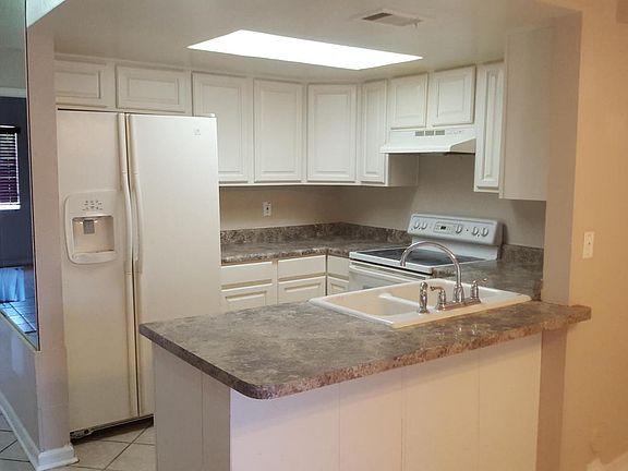 4th image of 2115 W Belmont Ave Unit 5