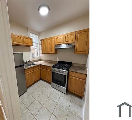 5th image of 525 Hyde St APT 7
