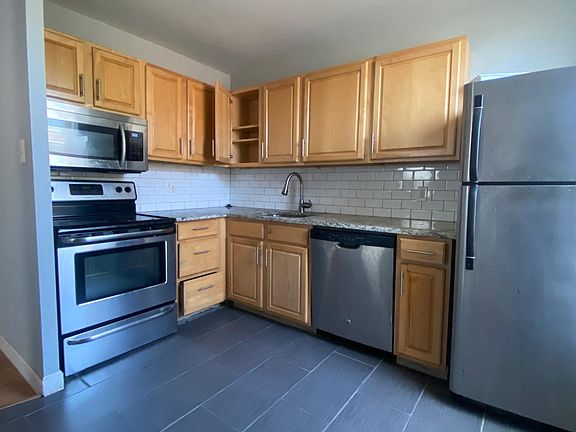 5th image of 4450 Maryland Ave #1