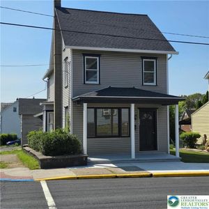 202 W Pennsylvania Ave, Pen Argyl, PA, 18072