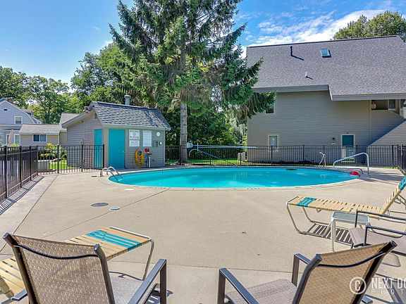 5th image of 130 N Shore Dr APT 3