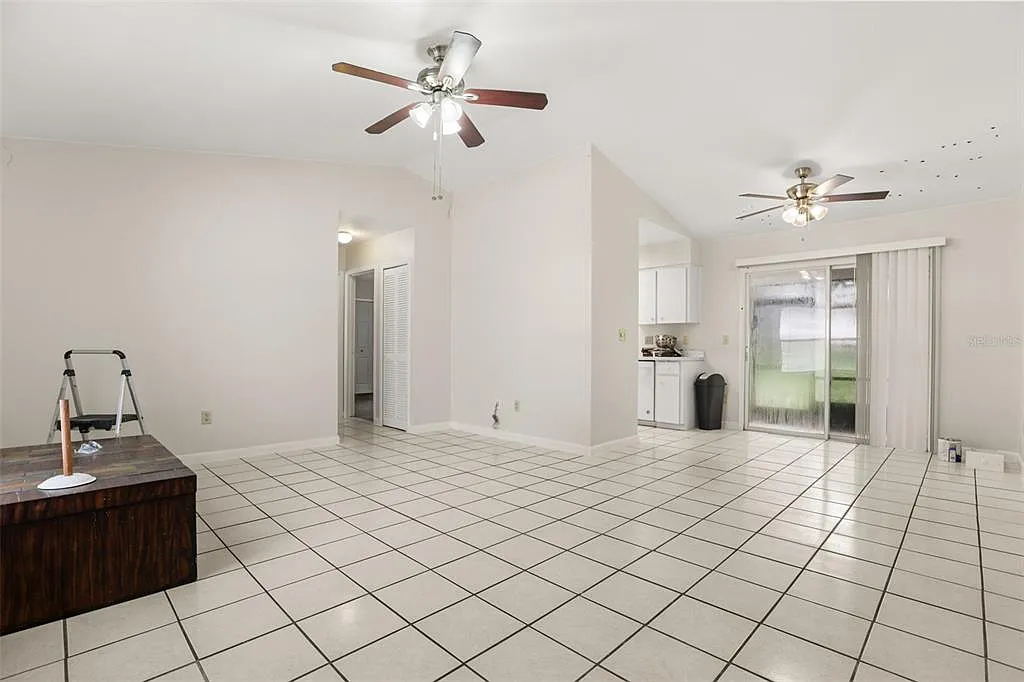 3 bed, 2.0 bath, 1090 sqft, $1,950 — Photo 4