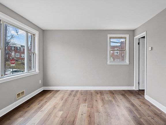 4th image of 4000 Balfern Ave