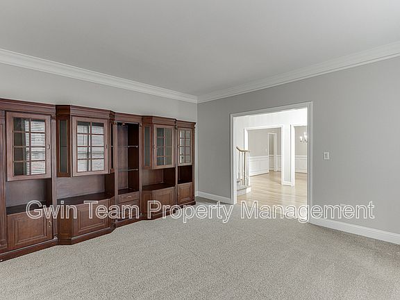 4th image of 9345 Riverclub Pkwy
