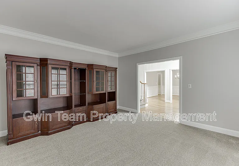 9345 Riverclub Pkwy — Photo 4