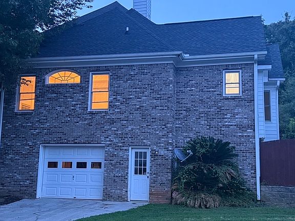 3rd image of 2697 Mayfield Dr