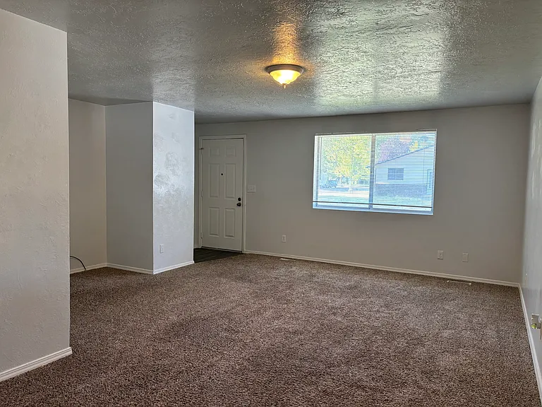 1821 Cherry St — Photo 3
