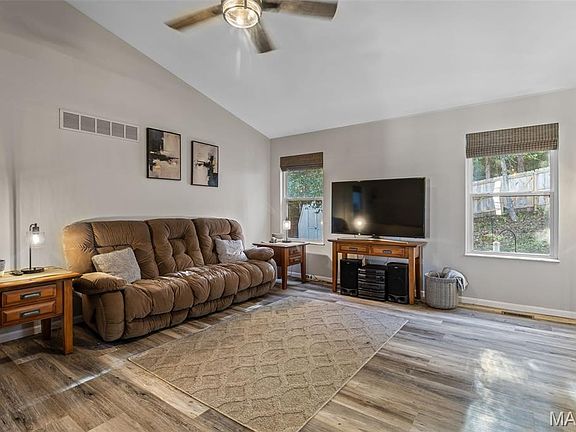 5th image of 4329 NW Point Dr