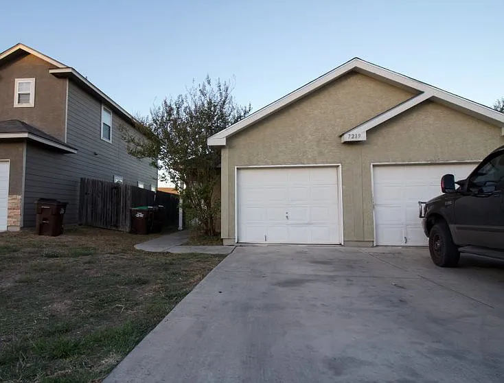 3 bed, 2.0 bath, 1220 sqft, $1,195 — Photo 2