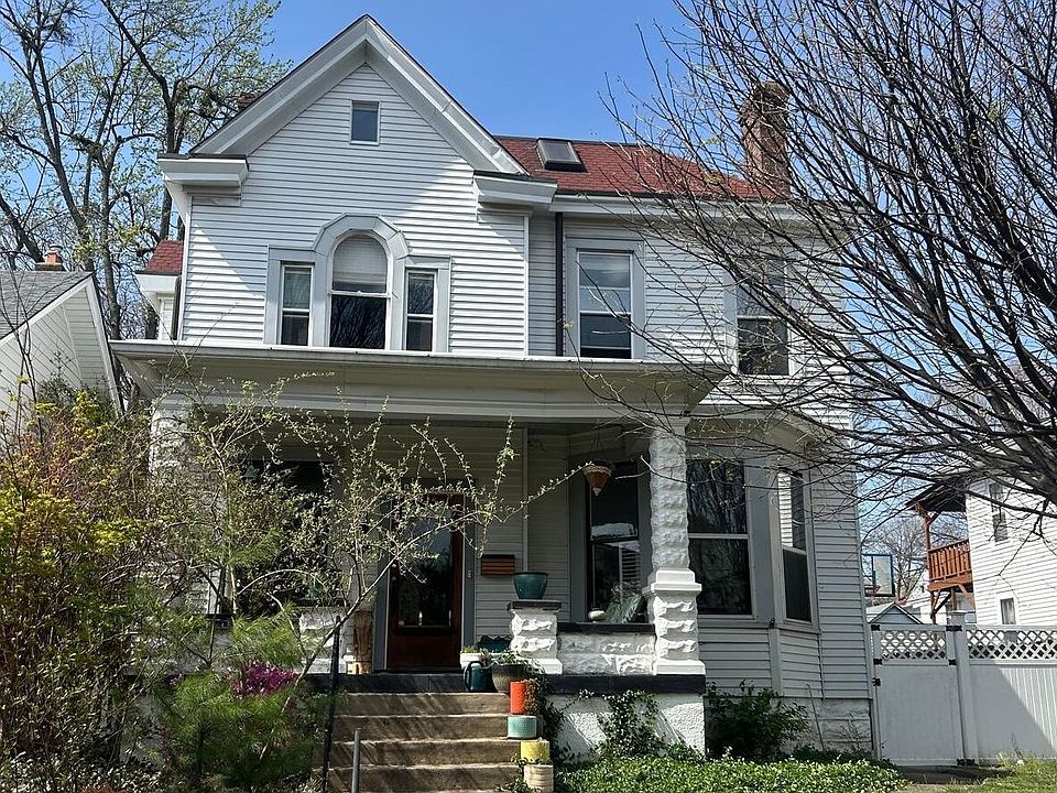 1st image of 1907 Deerwood Ave