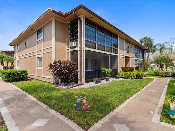 3rd image of 7729 Ashmont Circle #112