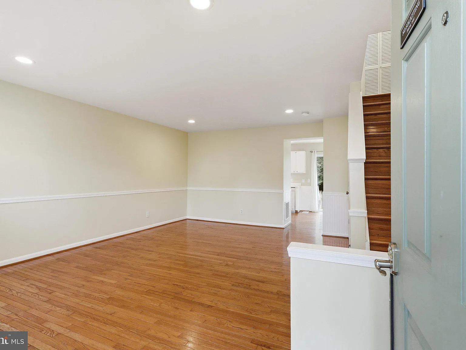 3 bed, 1.5 bath, 1580 sqft, $2,300 — Photo 2