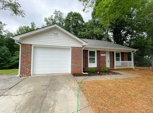 7135 Ludwig Dr, Charlotte, NC 28215