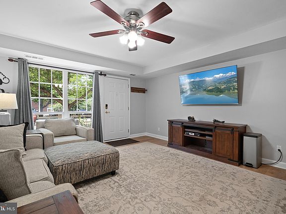 4th image of 1415 N Van Dorn St #B
