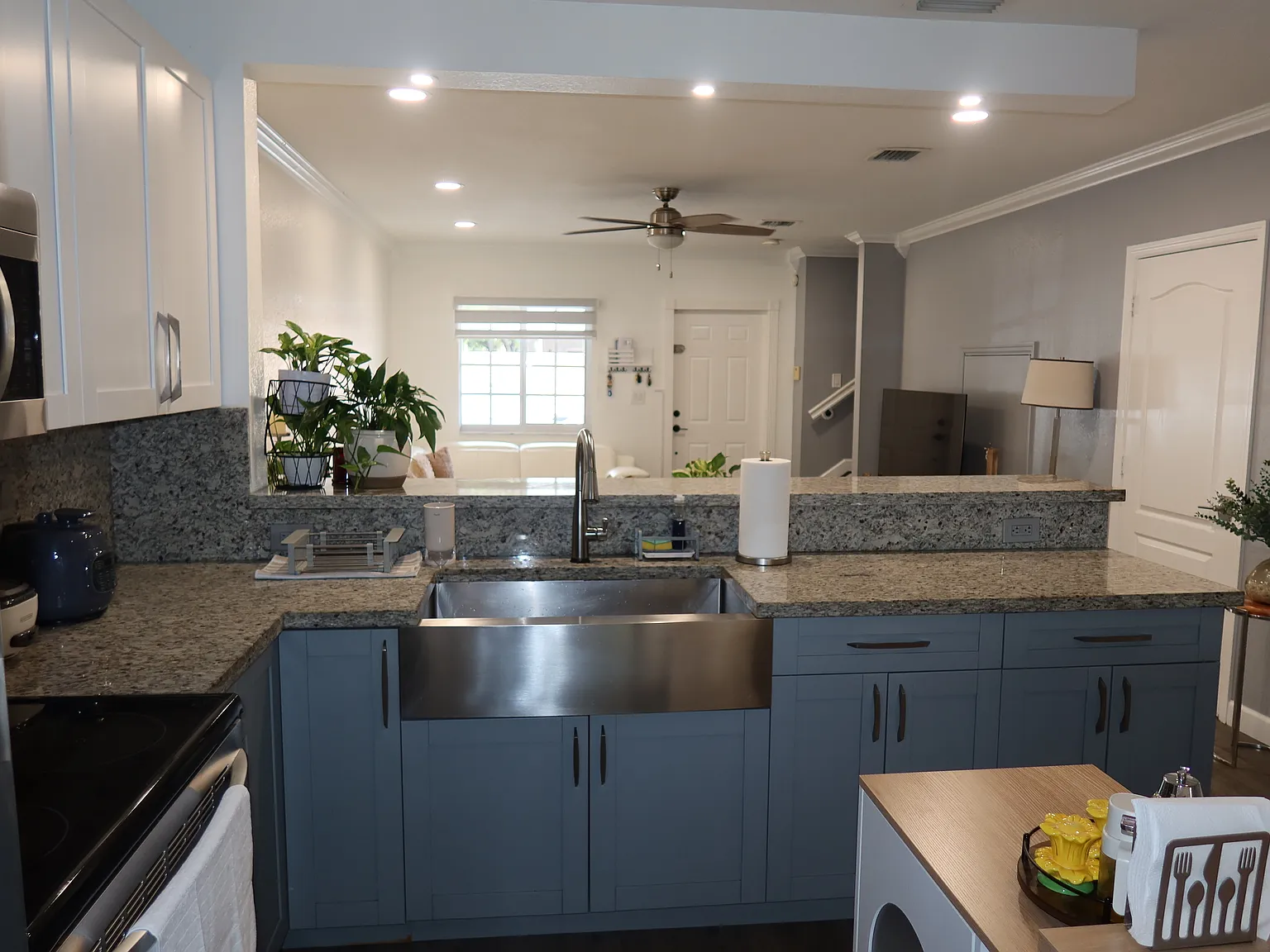 3 bed, 2.5 bath, 1320 sqft, $3,400 — Photo 4