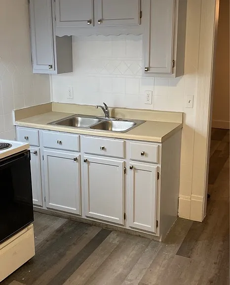 800 S Noland Rd — Photo 10