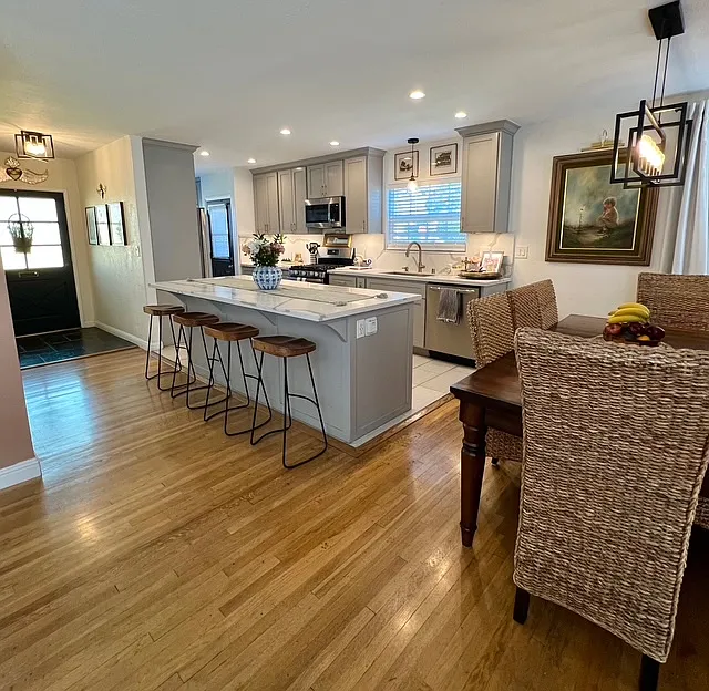 11832 Rose Hedge Dr — Photo 3