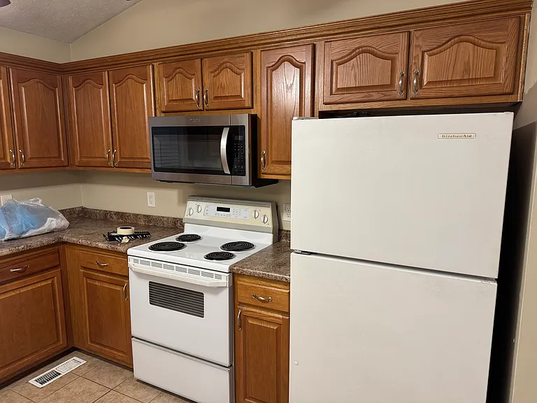 6832 Greenbrook Dr — Photo 4