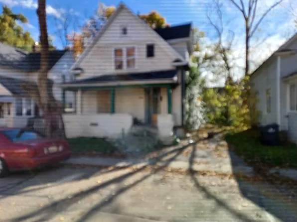 908 Hays Park Ave, Kalamazoo, MI 49001