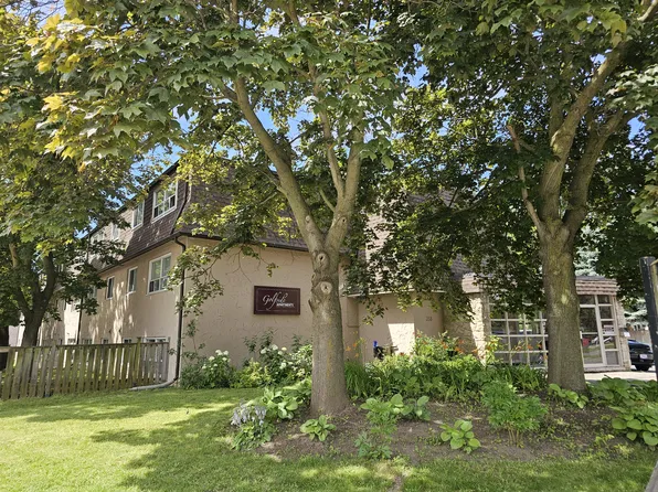 358 Queenston St, Saint Catharines, ON L2P 2X4