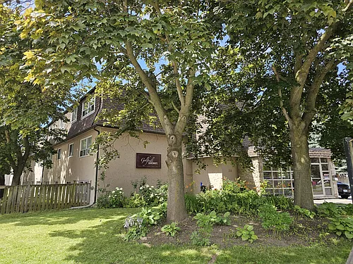 358 Queenston St Photo 1 358 Queenston St Photo 1